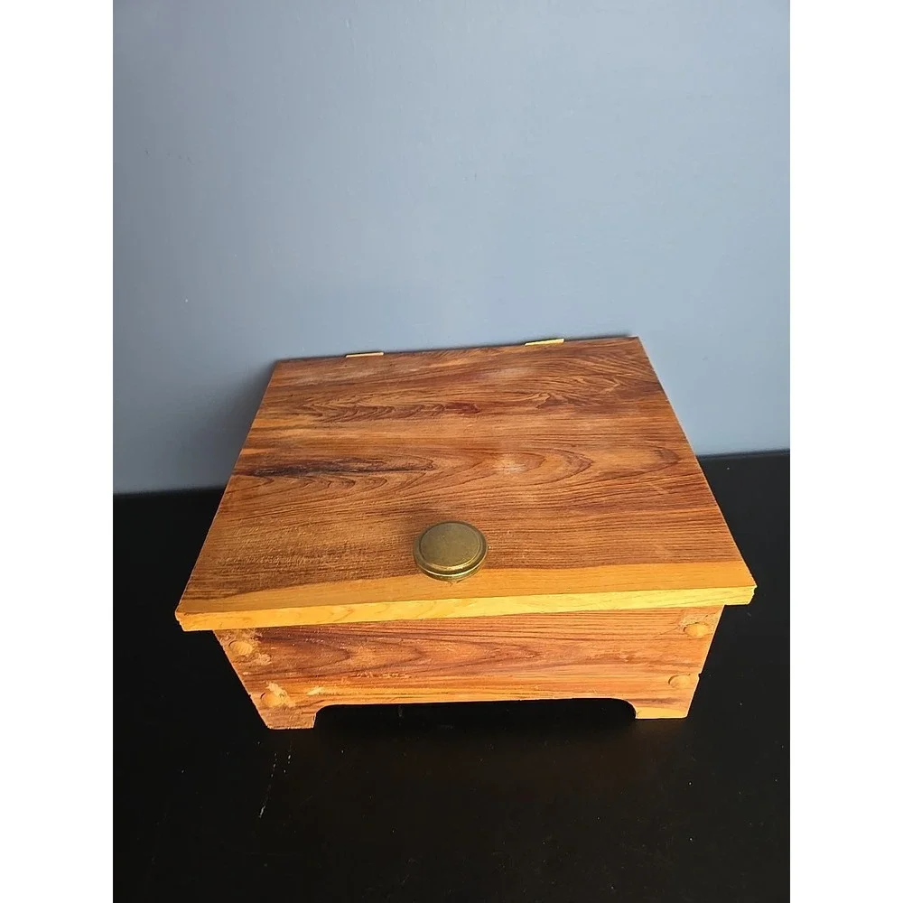 VTG Handcrafted Wooden Lidded Box‎ Felt Lined Thick Storage Trinket Cigar Hidden